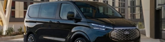 Transfer - Descubra os Encantos do Porto: Tour Privado em Minivan com Motorista