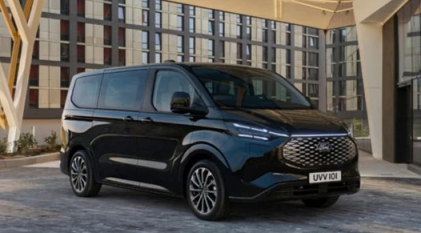 Descubra os Encantos do Porto: Tour Privado em Minivan com Motorista