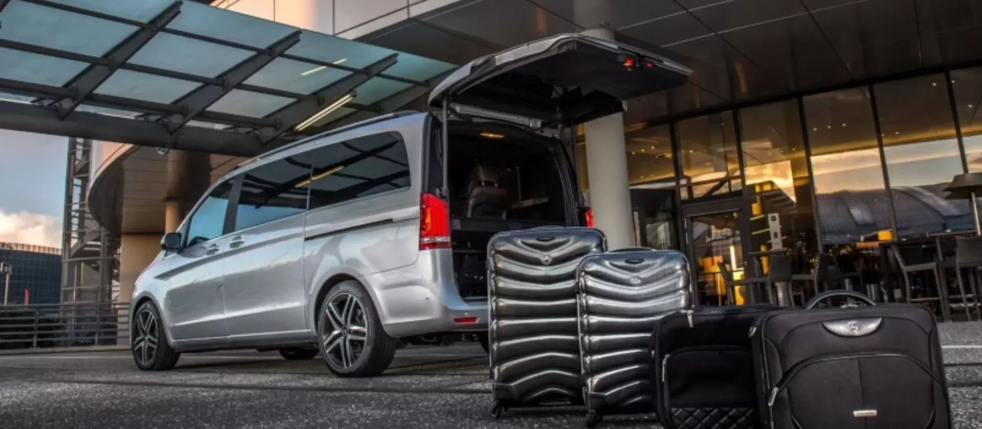Transfers & Turismo em Minivans.